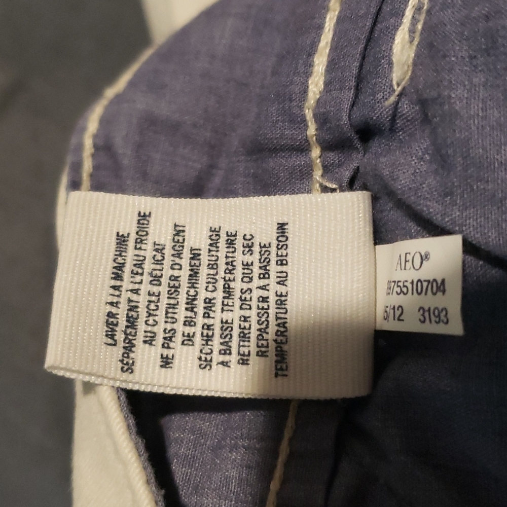 American Eagle Khaki Shorts - Picture 6 of 9